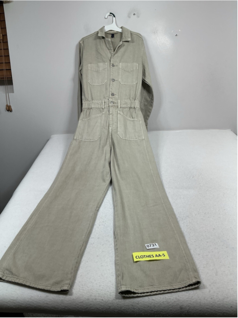 Womans NWOT Universal Thread Tan Jean One Piece Jumpsuit Size 2 Light Wash